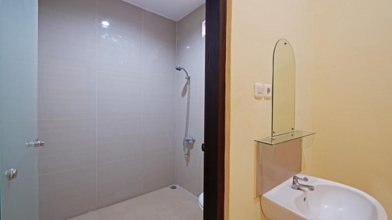 V Canggu Dormitory 外观 照片