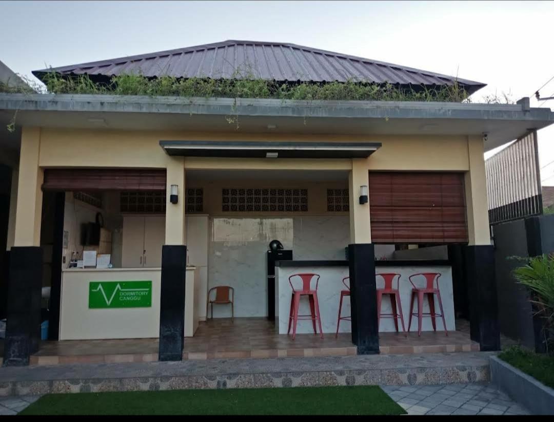 V Canggu Dormitory 外观 照片